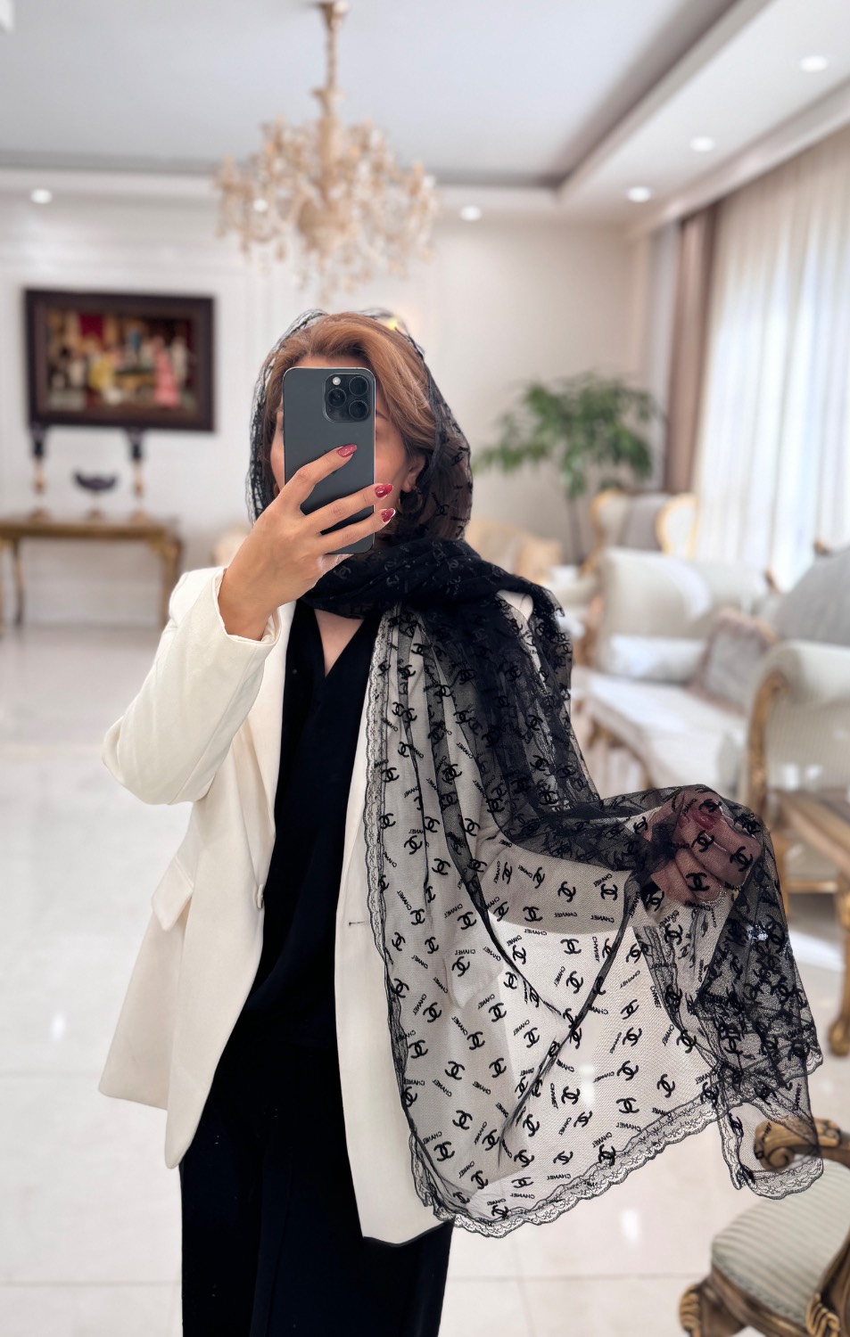 شال تور دور دانتل با گل مخمل برجسته مارک شنل