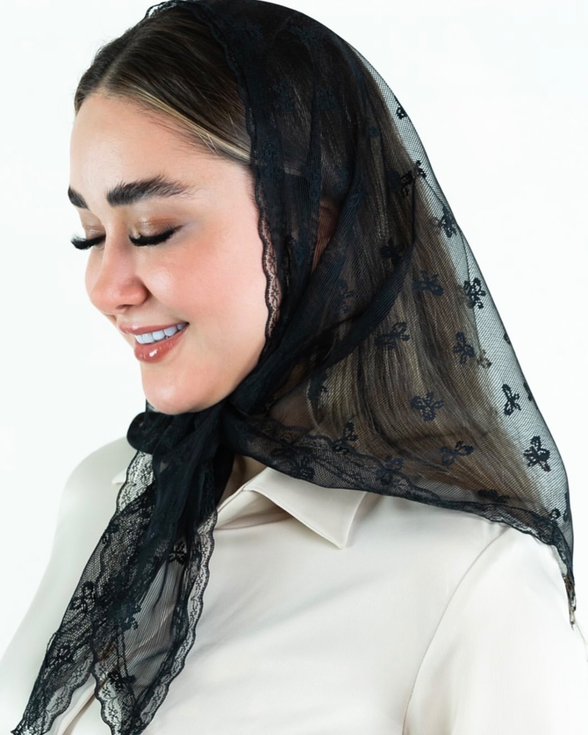 روسری سه گوش پاپیونی دور دانتل